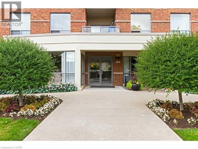 Photo du bâtiment - 5070 Fairview St