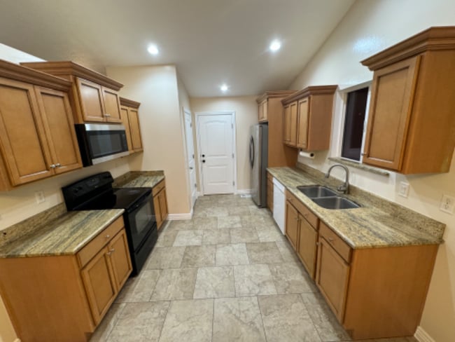 Building Photo - 656 S 1050 W