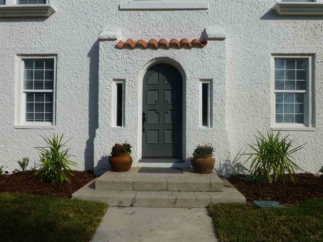 Building Photo - 12 Arpieka Ave
