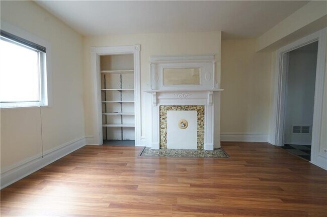 Living Room - 3513 Melwood Ave