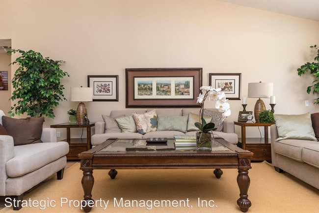 Building Photo - 3 br, 2 bath House - 1390 E. Rosarito Way