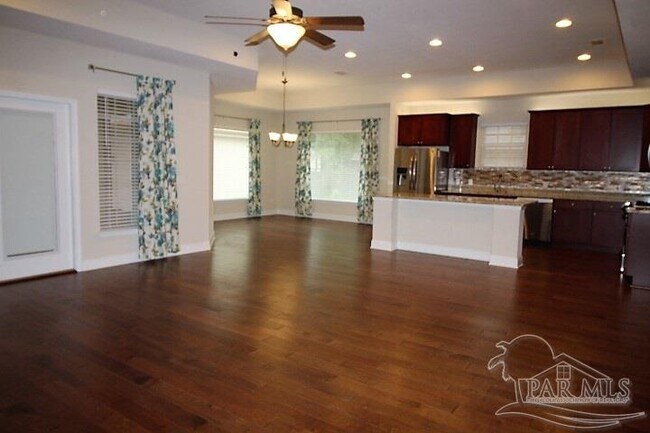 Building Photo - 8864 Spider Lily Way