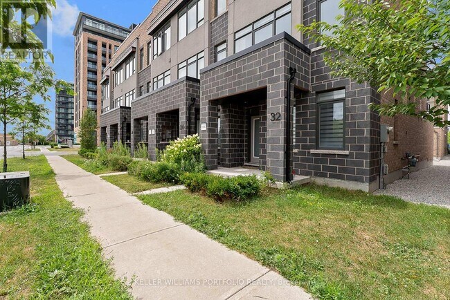 Building Photo - 32 Troon Ave
