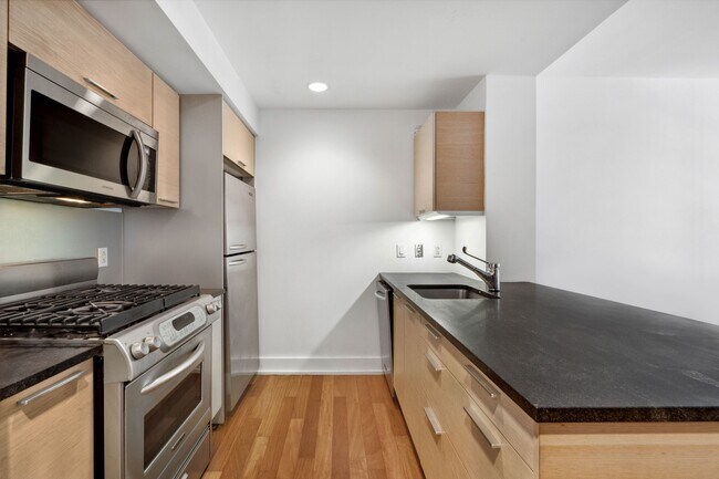 Foto del edificio - 350 W 42nd St