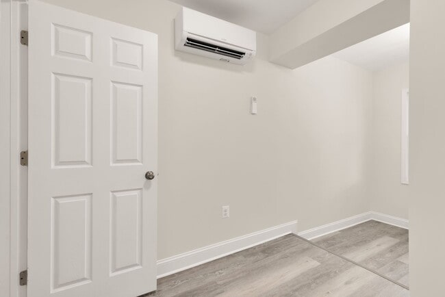 Building Photo - Newly Renovated 3BR/1BA - WASHEY/DRYER - I...