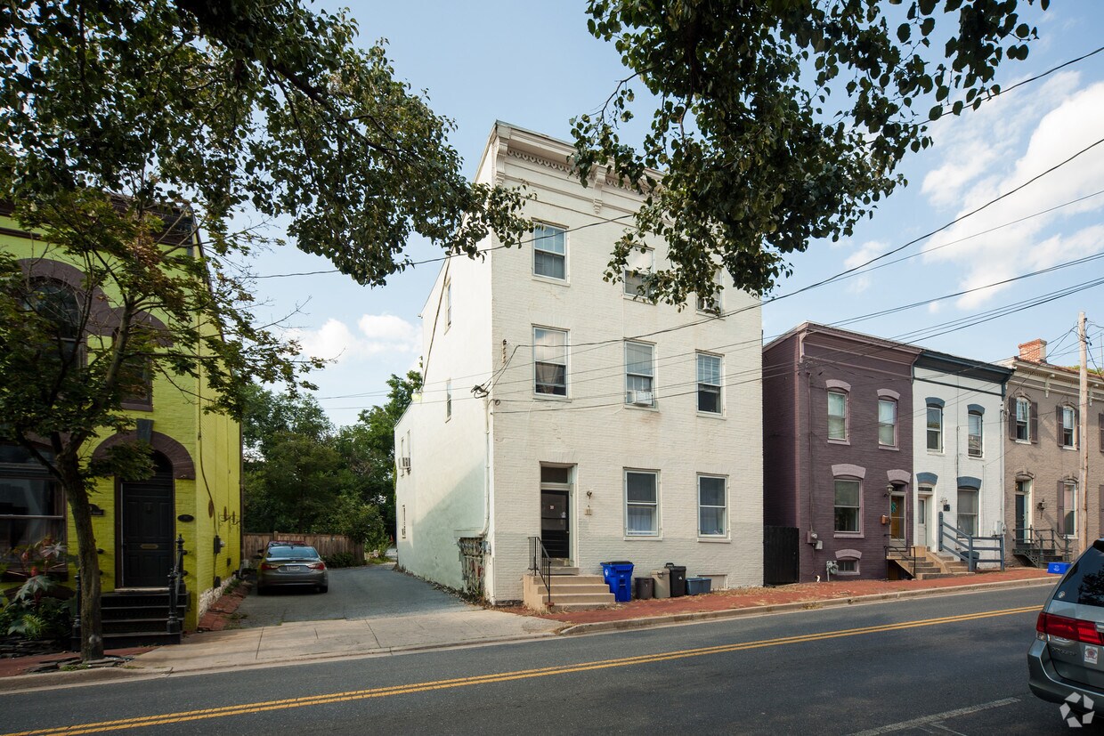 11 E South St, Frederick, MD 21701 Apartments in Frederick, MD