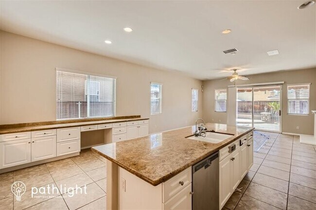 Foto del edificio - 34629 Foxberry Road, Winchester, CA, 92596