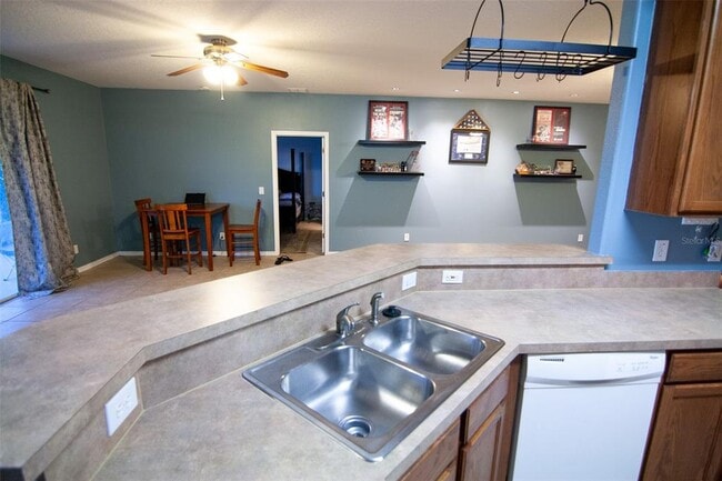 Building Photo - 682 Cressa Cir