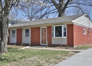 Building Photo - 152 Springwood Dr