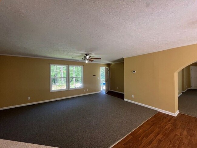 Foto del edificio - Spacious 3 bedroom 2 bath home in Leland