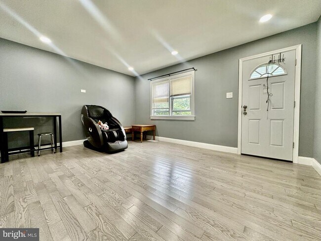 Foto del edificio - 632 Durham Rd