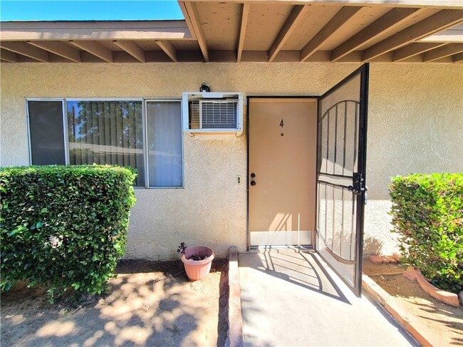 Foto del edificio - 12716 4th St