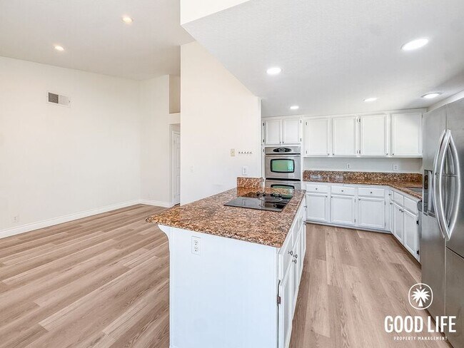Building Photo - 11775 Scripps Lake Dr