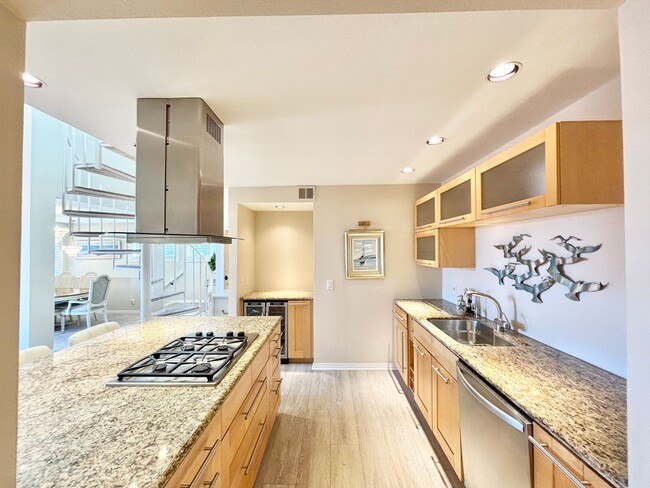 Building Photo - Oxnard | The Colony | 2 Bed + 2 Bath Condo...