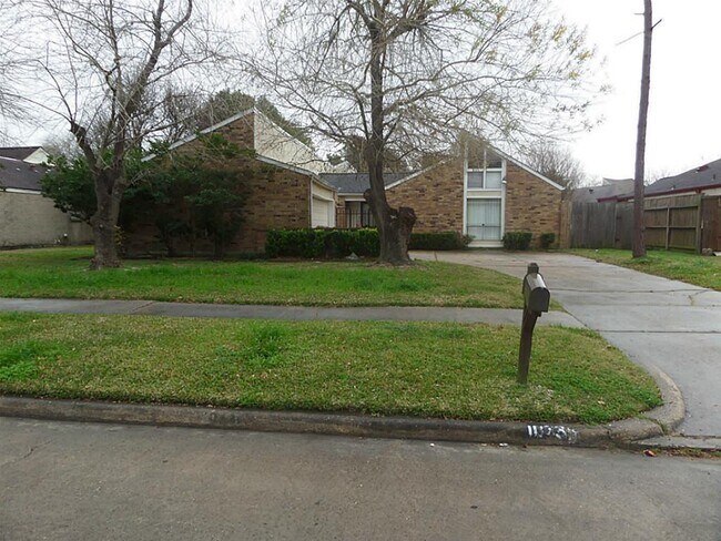 Building Photo - 10735 Braes Forest Dr