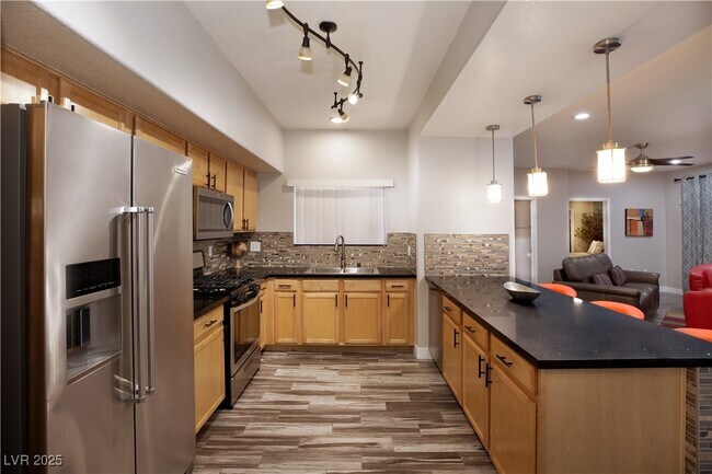 Building Photo - 8725 W Flamingo Rd
