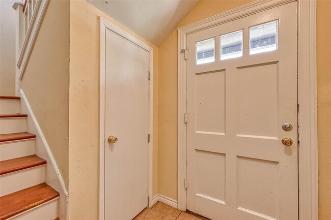 Foto del edificio - 4511 Larch Ln