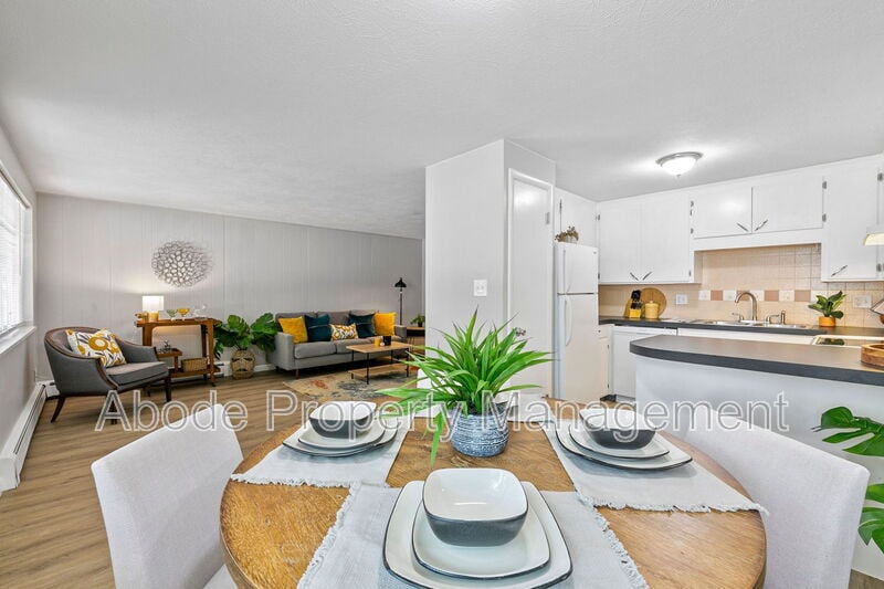 Photo - 464 West 10th Street
