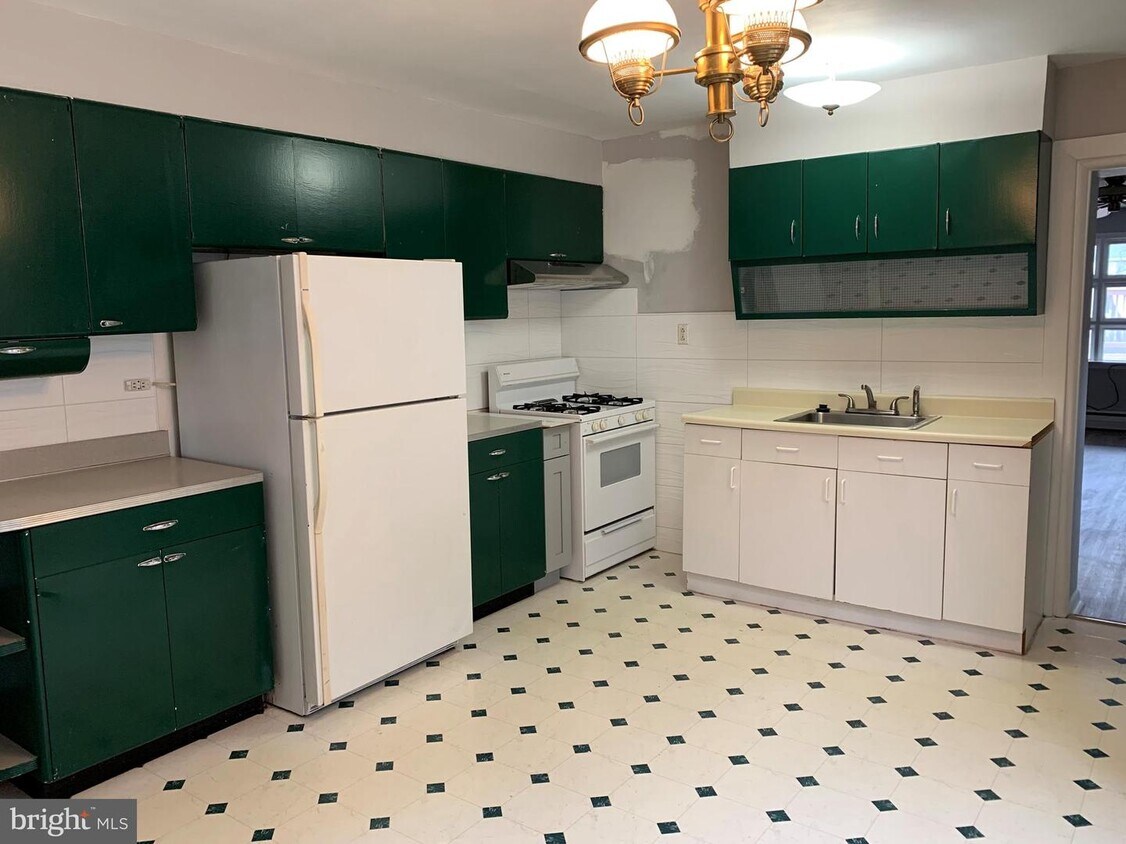 Foto principal - 909 White Horse Pike