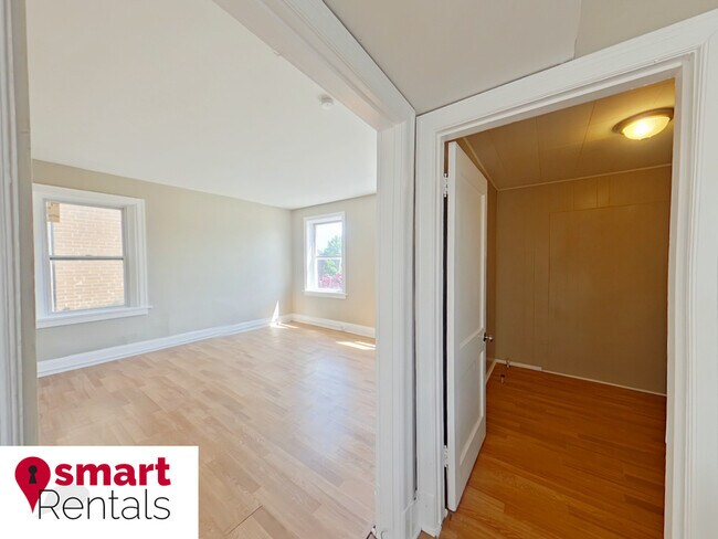 Foto del edificio - 3437 Winnebago St