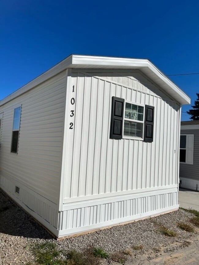 Building Photo - 3011 N Garfield Rd