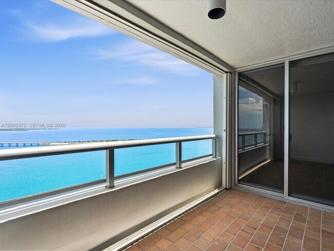 Building Photo - 1541 Brickell Ave