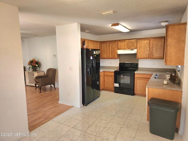 Foto del edificio - 2345 W 15th St