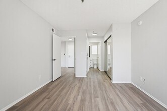 Interior Photo - 310 South Virgil Ave