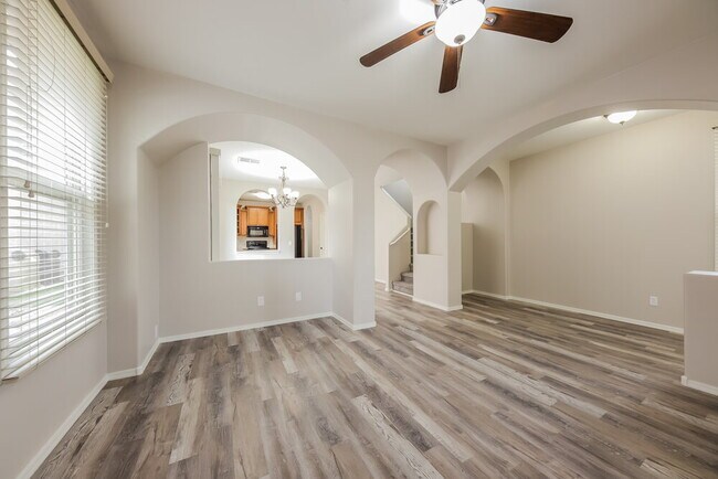 Building Photo - 28902 N 124th Dr