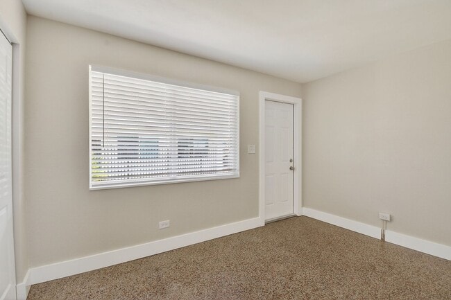 Building Photo - 58 W 27th St