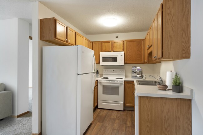 Pebblebrook Court - Apartments In Bloomington, Mn 