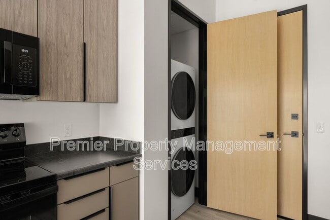 Foto del edificio - 2310 First Ave N