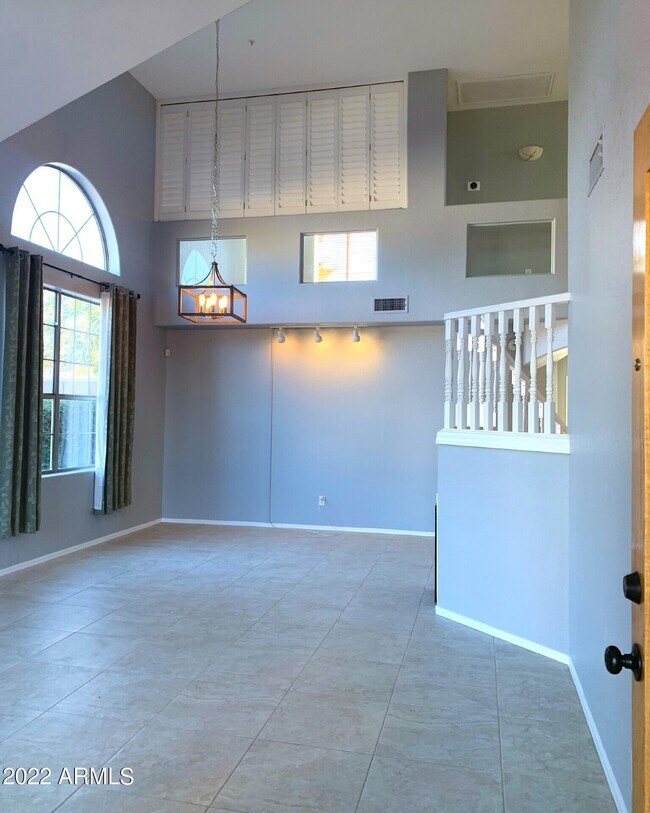 Foto del edificio - 9711 E Palm Ridge Dr