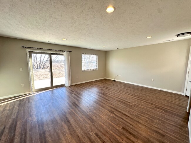 Foto del edificio - 3005 Zenith Ave