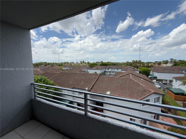 Foto del edificio - 8231 NW 8th St