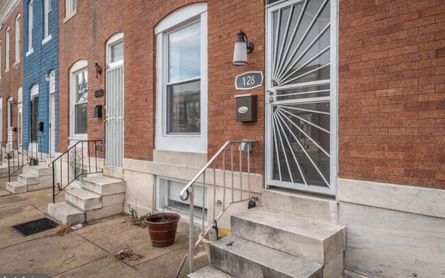 Building Photo - 128 N East Ave