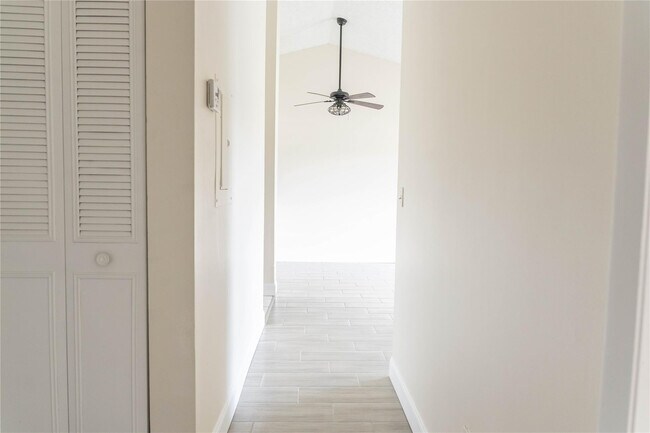 Foto del edificio - 11686 NW 39th St