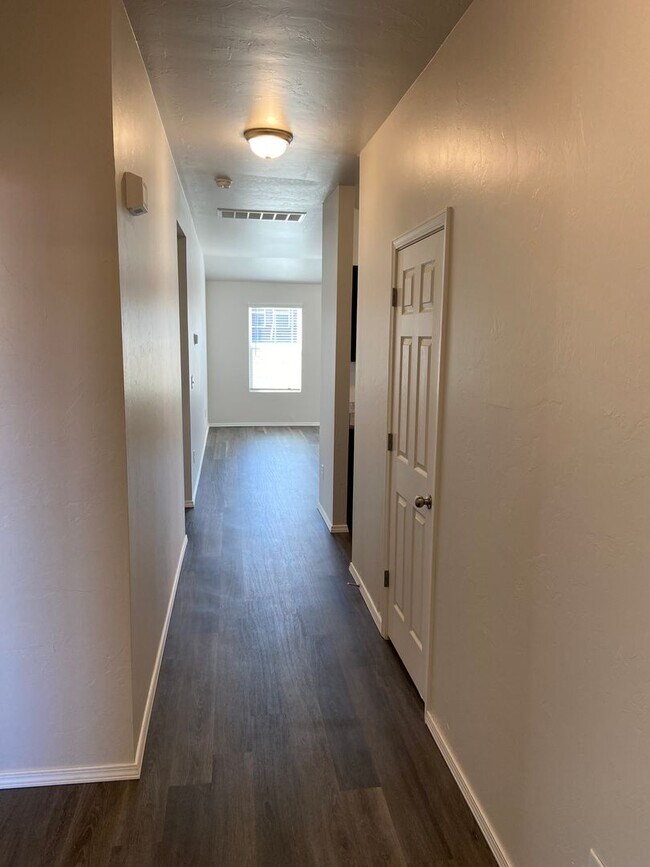 Foto del edificio - *Pre-leasing* Three Bedroom | Two Bathroom...