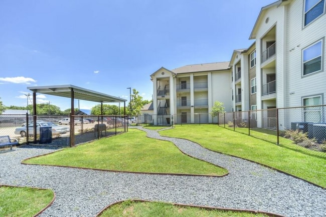 Building Photo - 6520 Jamail Dr