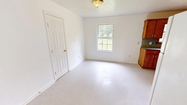 Building Photo - 1112 Pinder Ln