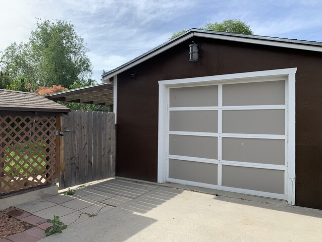 Building Photo - 3535 Lancer Way