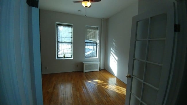 Building Photo - 493 Park Pl