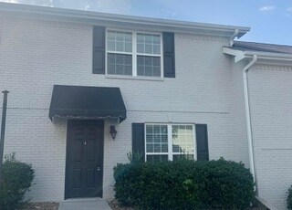 Foto del edificio - 1113 Maple Tree Ln