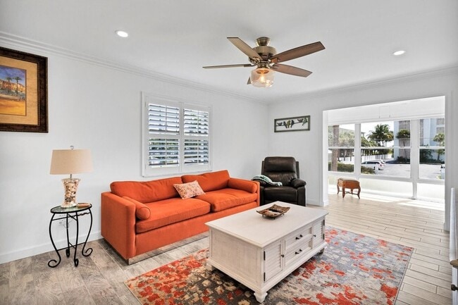 Building Photo - 1441 Ocean Dr