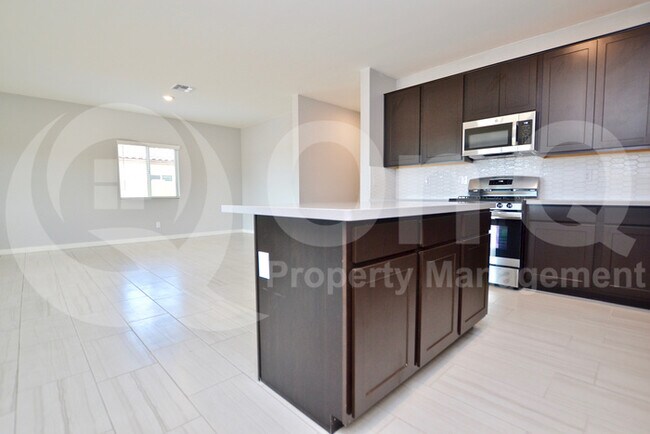 Building Photo - 2524 N Abbey Rd