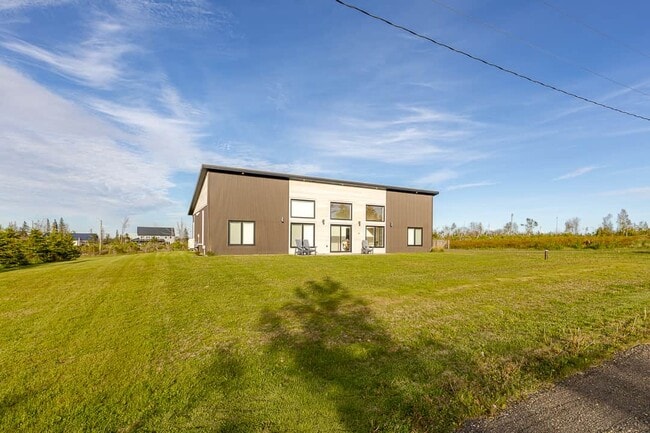 Building Photo - 38 COLLINS HW