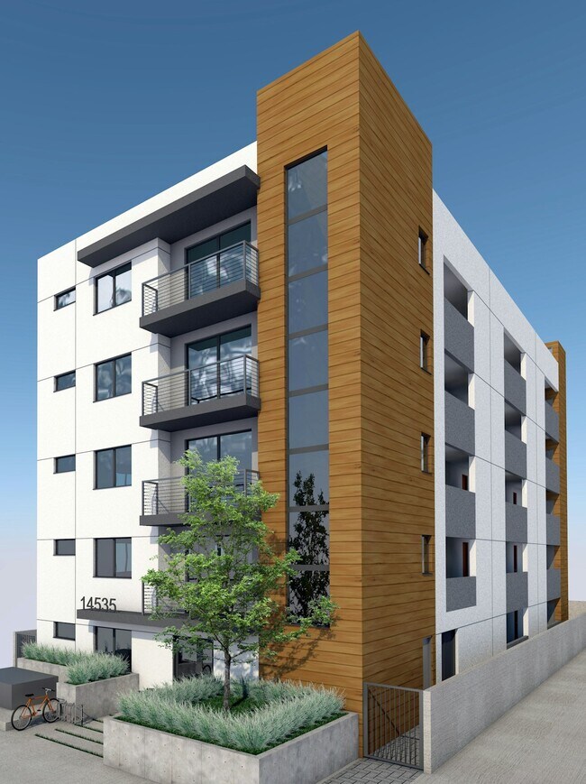 Building Photo - 14535 Weddington St