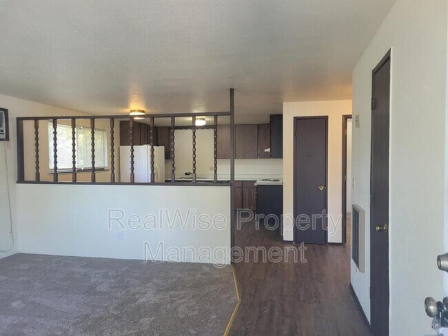 Foto del edificio - 561 SW G St