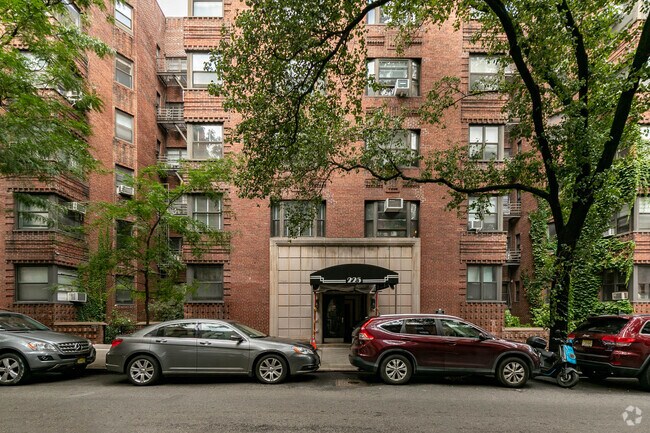 Foto del edificio - 225 E 74th St
