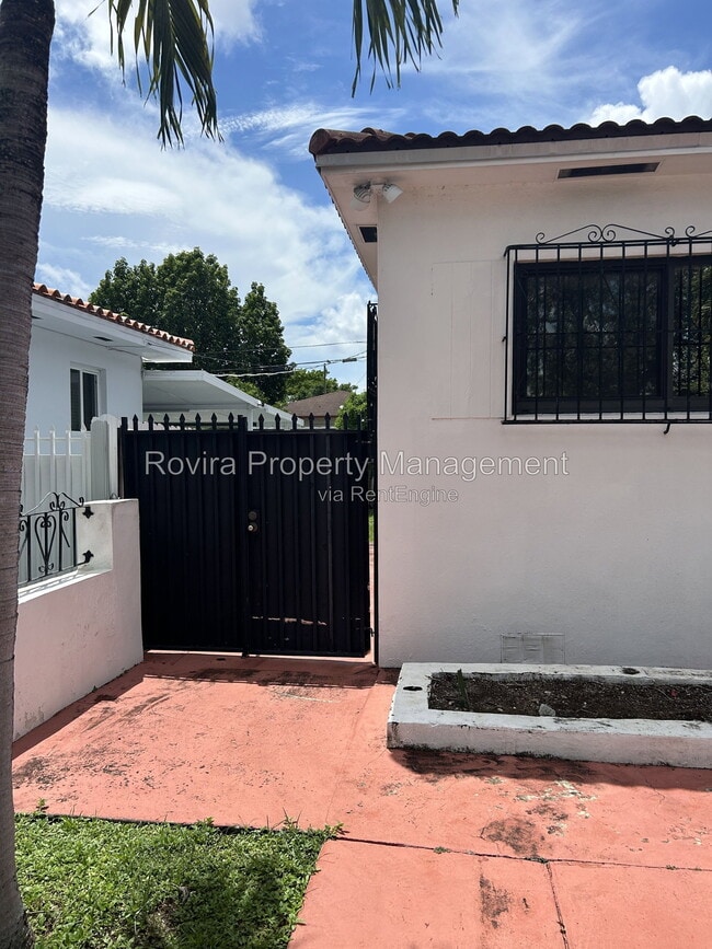 Foto del edificio - 3034 NW 4th Terrace